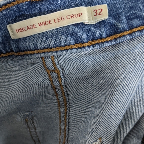 Levi's Ribcage Wide Leg Crop Medium Wash Jeans - Picture 4 of 7